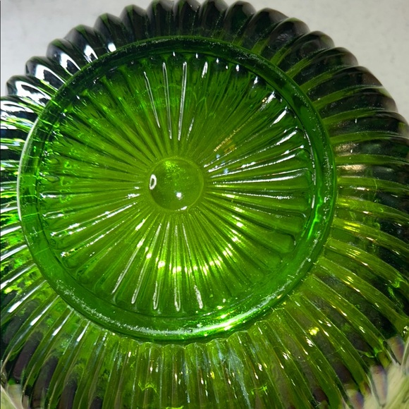 Vintage carnival green glass bowl with 4 teacups. PRISTINE condition. - Picture 5 of 7